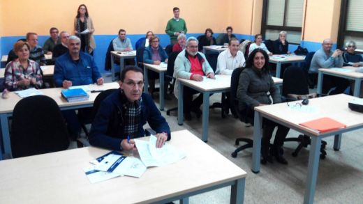 Mayores de Talavera en una Masterclass de CapacitaTIC+55